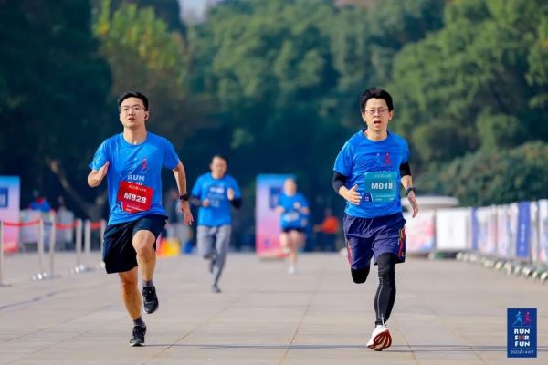 黑白体育APP下载